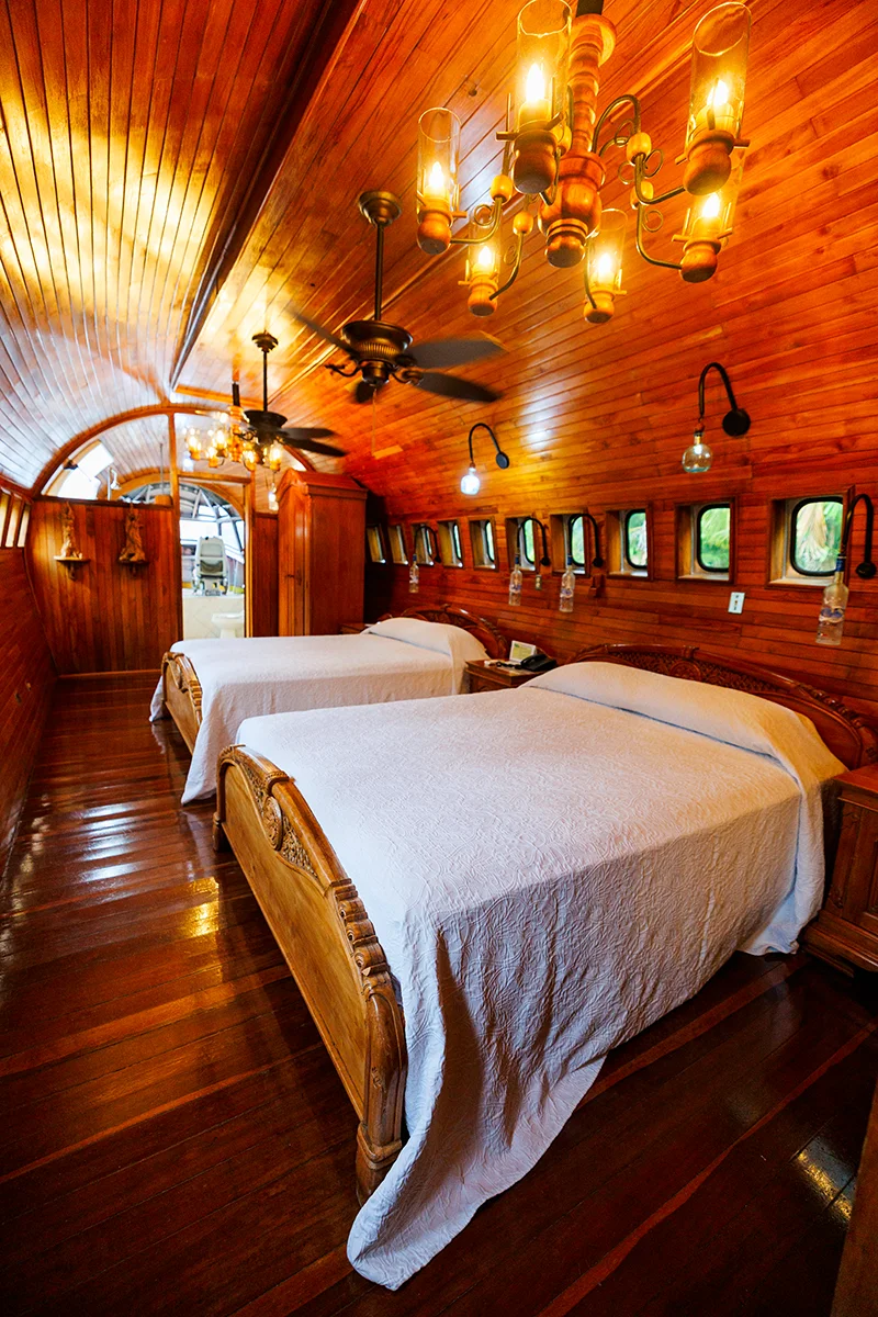 727 Fuselage Home bedroom
