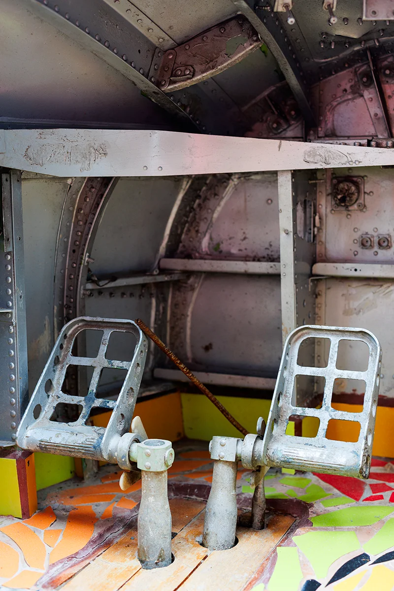 Details of 727 Fuselage Home cockpit