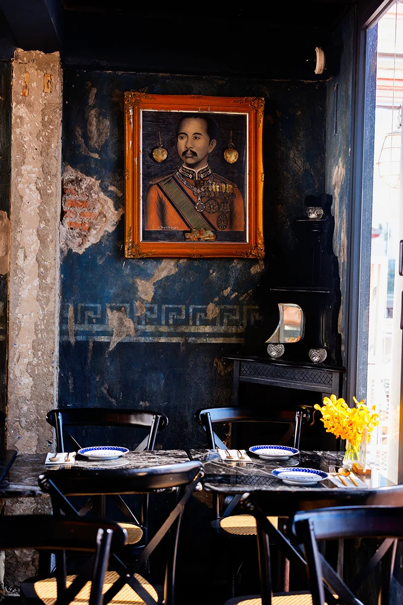 Vintage decor with elegant dining setup - Rongros restaurant in Bangkok