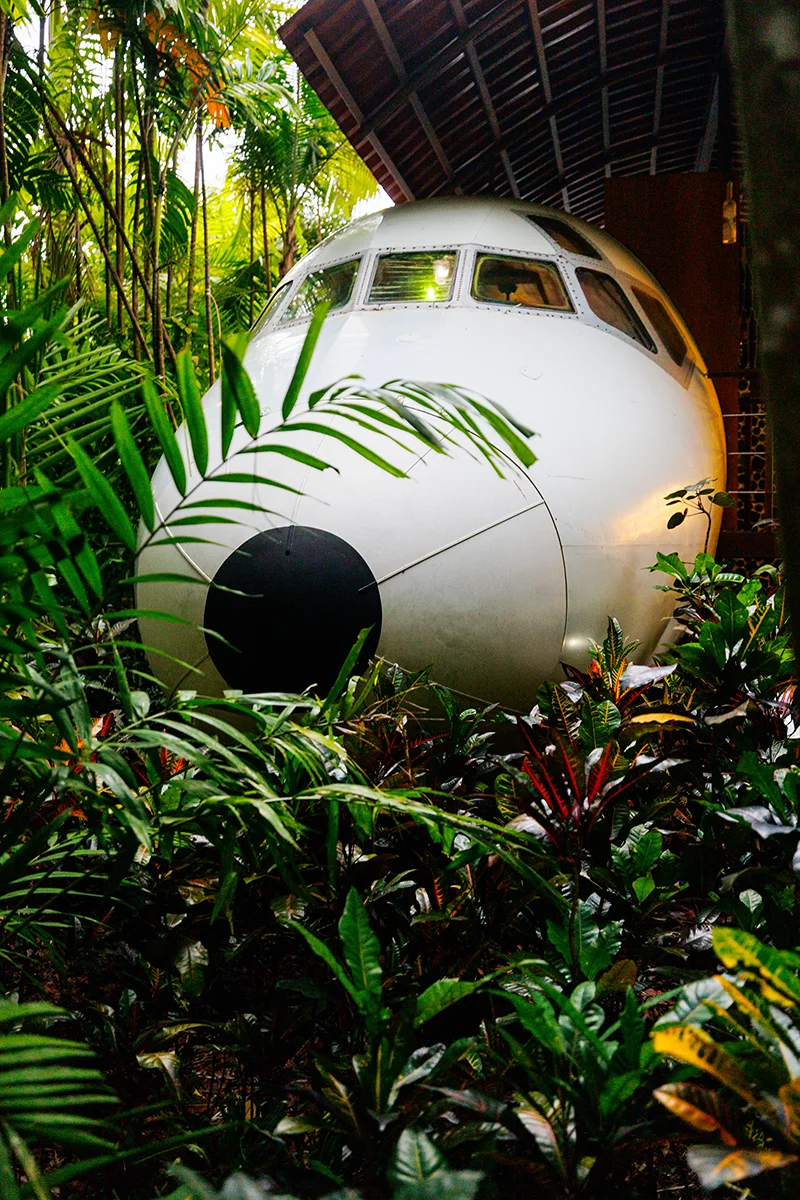 Cockpit Cabana unique airplane room in Manuel Antonio