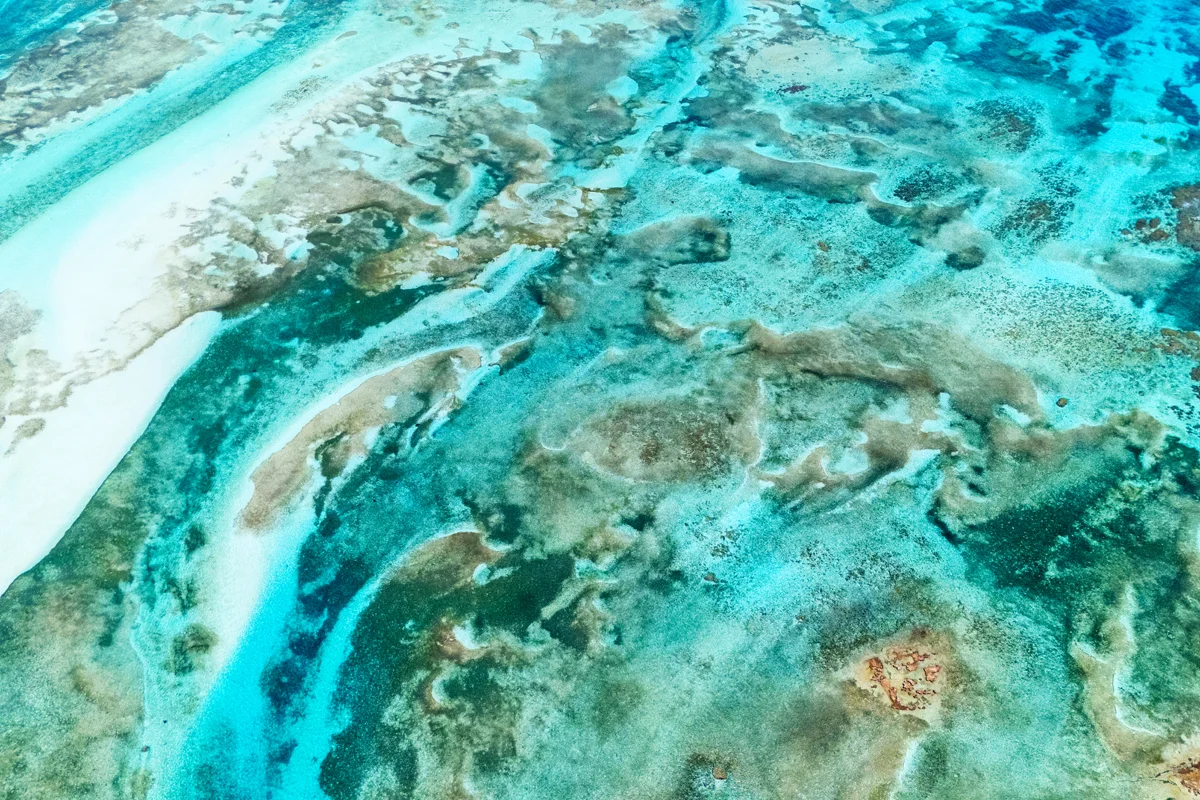 Vibrant turquoise waters and coral patterns of Guna Yala