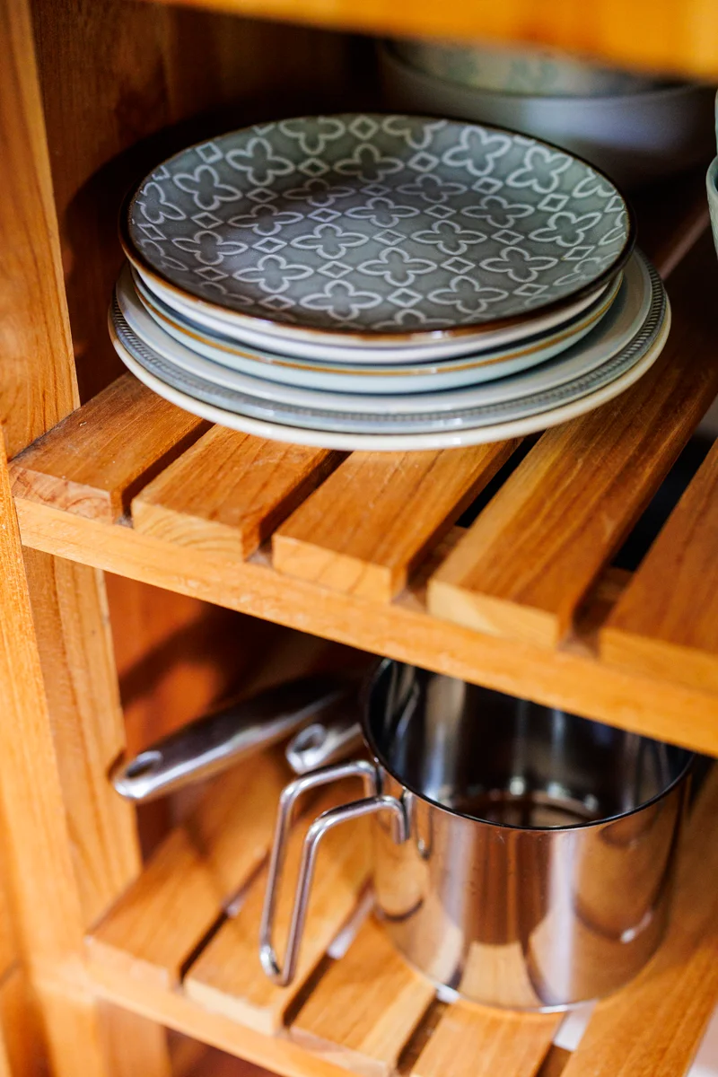 Kitchen utensils and plates
