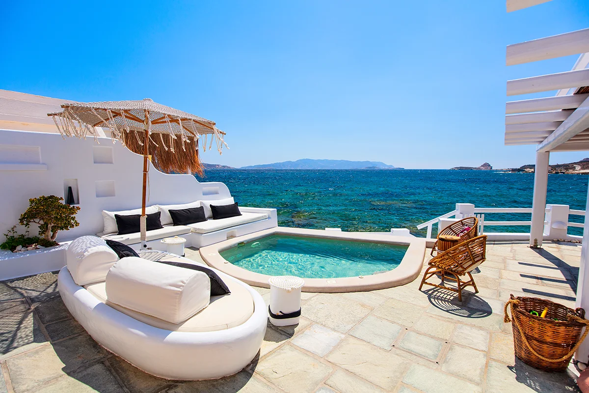 Captain Zeppos boutique hotel in Pollonia Milos