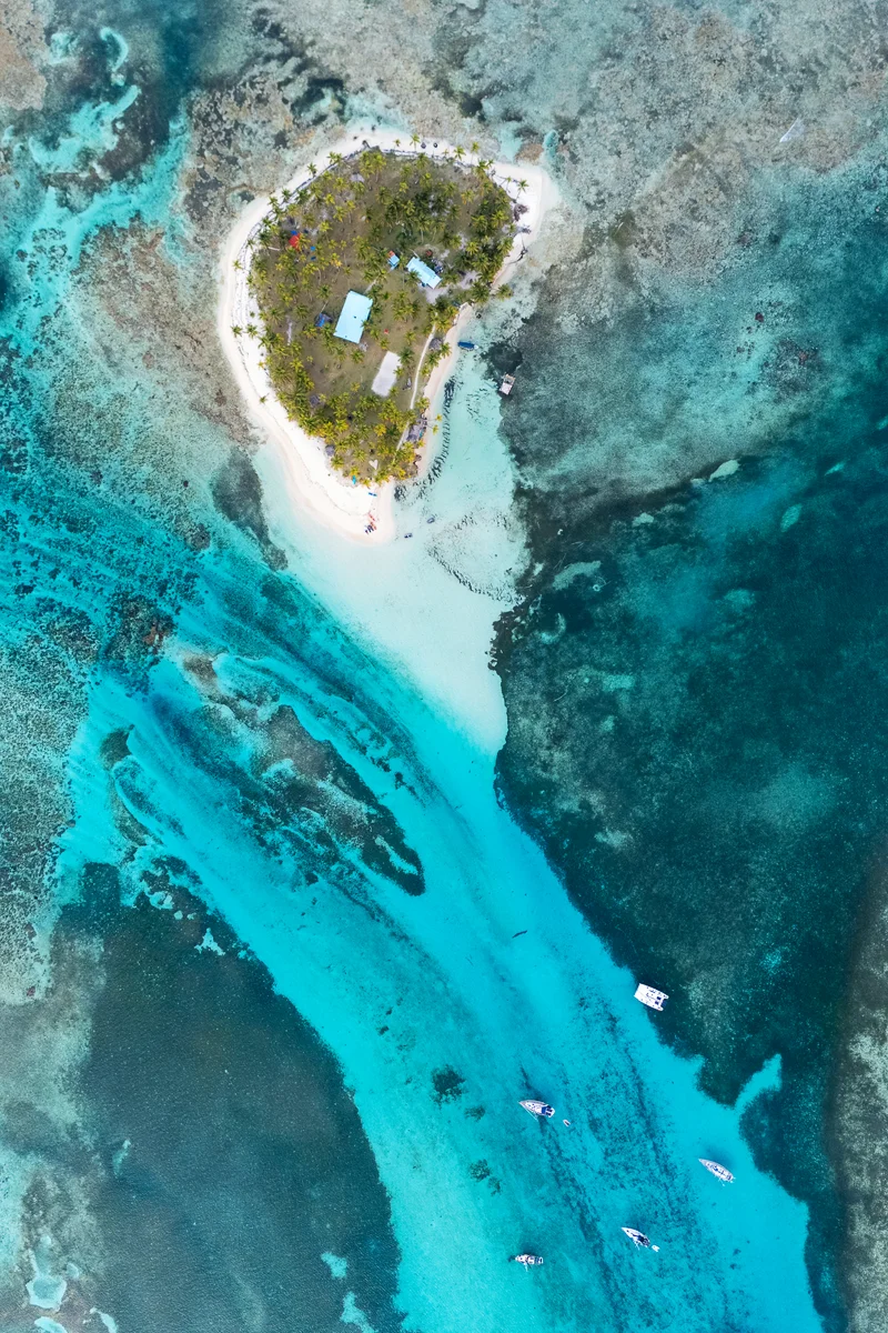 Tropical island surrounded by turquoise waters, San Blas Islands Panama